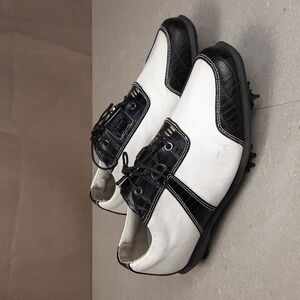 Footjoy Estate Collection white & black golf lace up golf shoes cleats, size 7